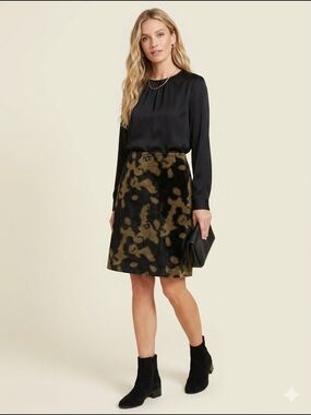 Chaloc Skirt | Modern Minimalist Midi Skirt | Everyday Chic |